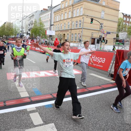 25.04.2026 - Das Zehntel Strokosch-Dieckow http://msf.ph/oto/9622696 25.04.2026 10:55:11 Ziel 5004, 5088, 5098, 5113, 5255, 5376, 5403, 5447, 5470, 5590, 5591, 5901, 5903, 6070, 6613, 6844, 6920, 6923, 6924, 7095, 7311, 7741, 7949 meine-sportfotos.de