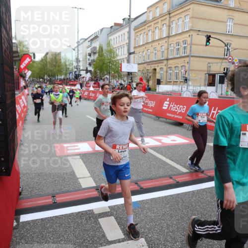 25.04.2026 - Das Zehntel Strokosch-Dieckow http://msf.ph/oto/9622732 25.04.2026 10:55:10 Ziel 5004, 5088, 5098, 5113, 5255, 5376, 5403, 5447, 5470, 5590, 5591, 5901, 5903, 6070, 6613, 6844, 6920, 6923, 6924, 7175, 7249, 7311, 7741, 7949 meine-sportfotos.de