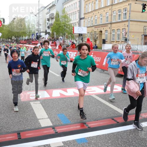 25.04.2026 - Das Zehntel Strokosch-Dieckow http://msf.ph/oto/9622839 25.04.2026 10:55:08 Ziel 5004, 5113, 5376, 5403, 5447, 5548, 5591, 5901, 5903, 6227, 6613, 6696, 6701, 6740, 6844, 6920, 6923, 6924, 7148, 7175, 7249, 7311, 7741, 7752, 7927, 7949 meine-sportfotos.de