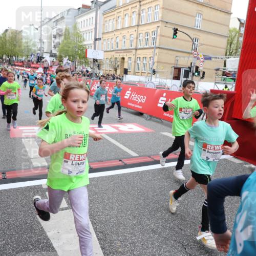 25.04.2026 - Das Zehntel Strokosch-Dieckow http://msf.ph/oto/9622876 25.04.2026 10:59:58 Ziel 5178, 5179, 5307, 5380, 5382, 5399, 5489, 5595, 5638, 5693, 5699, 5962, 6372, 6402, 6547, 6736, 6974, 6978, 7077, 7086, 7152, 7313, 7333, 7335, 7397, 7420, 7469, 7551, 7587, 7616, 7684, 7886 meine-sportfotos.de