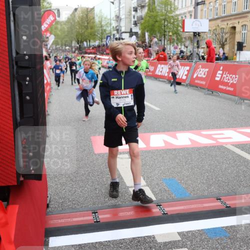 25.04.2026 - Das Zehntel Strokosch-Dieckow http://msf.ph/oto/9622893 25.04.2026 10:55:05 Ziel 5004, 5387, 5390, 5403, 5548, 5878, 5879, 6227, 6505, 6696, 6701, 6740, 6844, 6920, 7148, 7175, 7183, 7249, 7307, 7311, 7314, 7681, 7741, 7752, 7927 meine-sportfotos.de