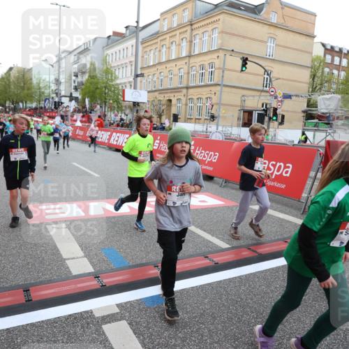 25.04.2026 - Das Zehntel Strokosch-Dieckow http://msf.ph/oto/9622924 25.04.2026 10:55:04 Ziel 5357, 5387, 5390, 5403, 5548, 5878, 5879, 6065, 6227, 6500, 6505, 6696, 6701, 6740, 7148, 7175, 7183, 7249, 7307, 7311, 7314, 7681, 7741, 7752, 7927 meine-sportfotos.de