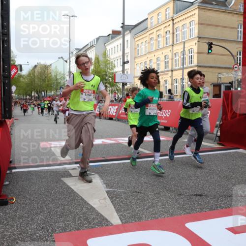 25.04.2026 - Das Zehntel Strokosch-Dieckow http://msf.ph/oto/9623034 25.04.2026 08:56:22 Ziel 1050, 1056, 1424, 1565, 1975, 2037, 2171, 2384, 2387, 2682, 2780, 2869, 2928, 2964, 3105, 3237, 3445, 3544, 3757, 3895, 4006 meine-sportfotos.de
