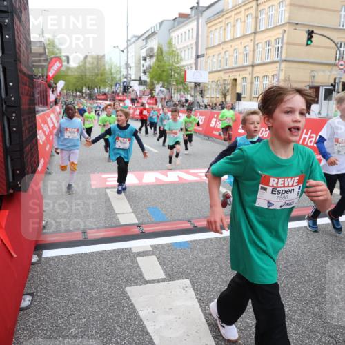 25.04.2026 - Das Zehntel Strokosch-Dieckow http://msf.ph/oto/9623040 25.04.2026 10:59:57 Ziel 5179, 5307, 5380, 5399, 5489, 5595, 5638, 5659, 5693, 5699, 5725, 5962, 6372, 6402, 6547, 6736, 6974, 6978, 7077, 7086, 7152, 7313, 7333, 7335, 7357, 7397, 7420, 7469, 7551, 7587, 7616, 7684, 7886 meine-sportfotos.de