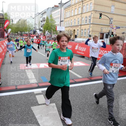 25.04.2026 - Das Zehntel Strokosch-Dieckow http://msf.ph/oto/9623082 25.04.2026 10:59:56 Ziel 5179, 5307, 5380, 5399, 5489, 5595, 5638, 5659, 5669, 5725, 5962, 6372, 6402, 6547, 6736, 6974, 6978, 7077, 7152, 7313, 7333, 7335, 7357, 7397, 7420, 7469, 7551, 7684, 7886 meine-sportfotos.de