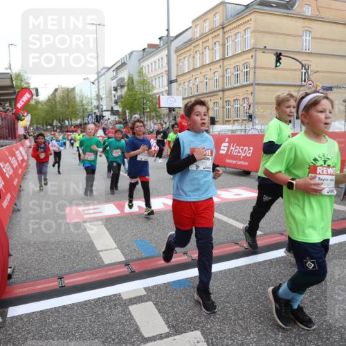 25.04.2026 - Das Zehntel Strokosch-Dieckow http://msf.ph/oto/9623085 25.04.2026 10:55:00 Ziel 5357, 5387, 5390, 5446, 5548, 5786, 5827, 5878, 5879, 6036, 6065, 6219, 6222, 6226, 6247, 6500, 6505, 6696, 6701, 6709, 6912, 7133, 7148, 7183, 7205, 7307, 7314, 7681, 7752, 7927, 8019, 8041, 8067 meine-sportfotos.de