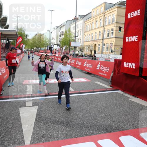 25.04.2026 - Das Zehntel Strokosch-Dieckow http://msf.ph/oto/9623105 25.04.2026 09:15:01 Ziel 1112, 1120, 2092, 2107, 4073 meine-sportfotos.de