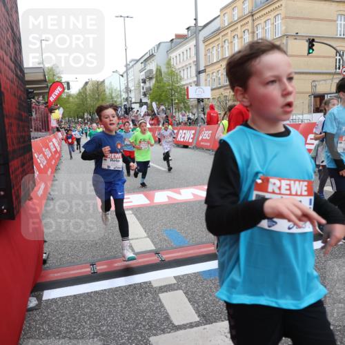 25.04.2026 - Das Zehntel Strokosch-Dieckow http://msf.ph/oto/9623213 25.04.2026 10:54:58 Ziel 5357, 5390, 5446, 5584, 5729, 5771, 5786, 5827, 6036, 6065, 6076, 6219, 6222, 6226, 6247, 6373, 6393, 6500, 6709, 6912, 7133, 7183, 7205, 7307, 7314, 7623, 7681, 7746, 8019, 8041, 8067 meine-sportfotos.de