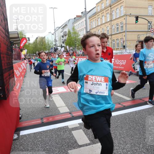 25.04.2026 - Das Zehntel Strokosch-Dieckow http://msf.ph/oto/9623232 25.04.2026 10:54:58 Ziel 5357, 5390, 5446, 5584, 5729, 5771, 5786, 5827, 6036, 6065, 6076, 6219, 6222, 6226, 6247, 6373, 6393, 6500, 6709, 6912, 7133, 7183, 7205, 7307, 7314, 7623, 7681, 7746, 8019, 8041, 8067 meine-sportfotos.de