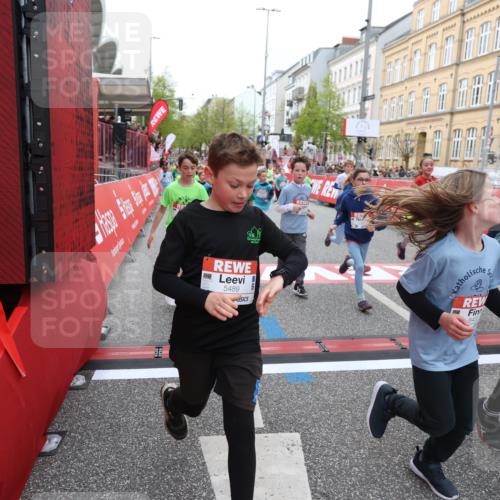 25.04.2026 - Das Zehntel Strokosch-Dieckow http://msf.ph/oto/9623270 25.04.2026 10:59:55 Ziel 5179, 5307, 5380, 5399, 5489, 5595, 5638, 5659, 5669, 5725, 5962, 6372, 6402, 6547, 6736, 6974, 6978, 7077, 7152, 7276, 7333, 7339, 7357, 7397, 7420, 7469, 7551, 7684, 7886 meine-sportfotos.de