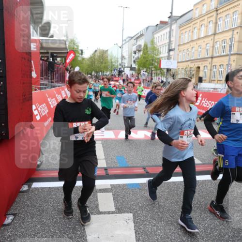 25.04.2026 - Das Zehntel Strokosch-Dieckow http://msf.ph/oto/9623290 25.04.2026 10:59:55 Ziel 5179, 5307, 5380, 5399, 5489, 5595, 5638, 5659, 5669, 5725, 5962, 6372, 6402, 6547, 6736, 6974, 6978, 7077, 7152, 7276, 7333, 7339, 7357, 7397, 7420, 7469, 7551, 7684, 7886 meine-sportfotos.de