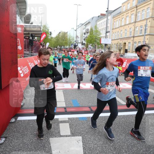 25.04.2026 - Das Zehntel Strokosch-Dieckow http://msf.ph/oto/9623303 25.04.2026 10:59:55 Ziel 5179, 5307, 5380, 5399, 5489, 5595, 5638, 5659, 5669, 5725, 5962, 6372, 6402, 6547, 6736, 6974, 6978, 7077, 7152, 7276, 7333, 7339, 7357, 7397, 7420, 7469, 7551, 7684, 7886 meine-sportfotos.de