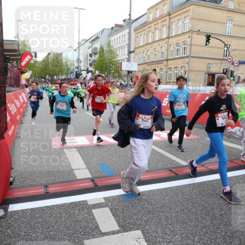 25.04.2026 - Das Zehntel Strokosch-Dieckow http://msf.ph/oto/9623336 25.04.2026 10:54:57 Ziel 5357, 5446, 5584, 5729, 5771, 5786, 5827, 6036, 6065, 6076, 6219, 6222, 6226, 6247, 6373, 6393, 6500, 6709, 6912, 7133, 7183, 7205, 7307, 7314, 7340, 7623, 7681, 7746, 8019, 8041, 8067 meine-sportfotos.de
