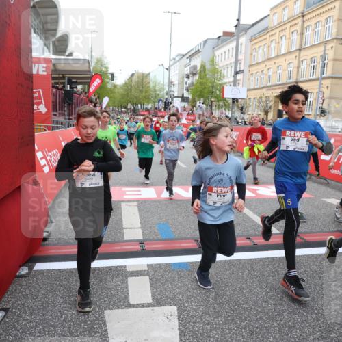25.04.2026 - Das Zehntel Strokosch-Dieckow http://msf.ph/oto/9623342 25.04.2026 10:59:54 Ziel 5179, 5307, 5380, 5399, 5489, 5638, 5659, 5669, 5725, 6372, 6402, 6547, 6736, 6974, 6978, 7276, 7278, 7333, 7339, 7357, 7397, 7420, 7469, 7551, 7886 meine-sportfotos.de