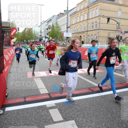 25.04.2026 - Das Zehntel Strokosch-Dieckow http://msf.ph/oto/9623353 25.04.2026 10:54:57 Ziel 5357, 5446, 5584, 5729, 5771, 5786, 5827, 6036, 6065, 6076, 6219, 6222, 6226, 6247, 6373, 6393, 6500, 6709, 6912, 7133, 7183, 7205, 7307, 7314, 7340, 7623, 7681, 7746, 8019, 8041, 8067 meine-sportfotos.de
