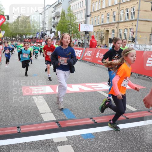 25.04.2026 - Das Zehntel Strokosch-Dieckow http://msf.ph/oto/9623384 25.04.2026 10:54:56 Ziel 5357, 5411, 5446, 5584, 5729, 5771, 5786, 5827, 6036, 6065, 6076, 6219, 6222, 6226, 6247, 6373, 6393, 6500, 6709, 6912, 7133, 7205, 7340, 7623, 7746, 7830, 8019, 8041, 8067 meine-sportfotos.de