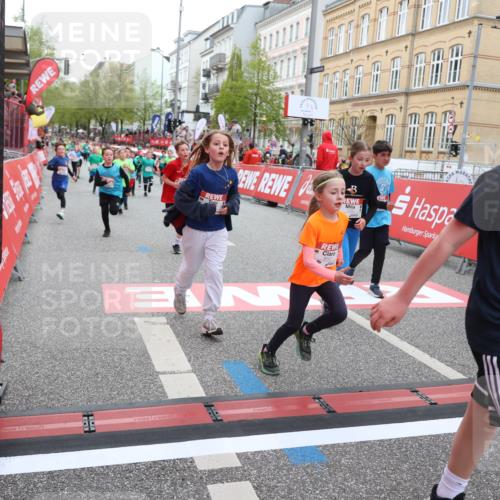 25.04.2026 - Das Zehntel Strokosch-Dieckow http://msf.ph/oto/9623394 25.04.2026 10:54:56 Ziel 5357, 5411, 5446, 5584, 5729, 5771, 5786, 5827, 6036, 6065, 6076, 6219, 6222, 6226, 6247, 6373, 6393, 6500, 6709, 6912, 7133, 7205, 7340, 7623, 7746, 7830, 8019, 8041, 8067 meine-sportfotos.de