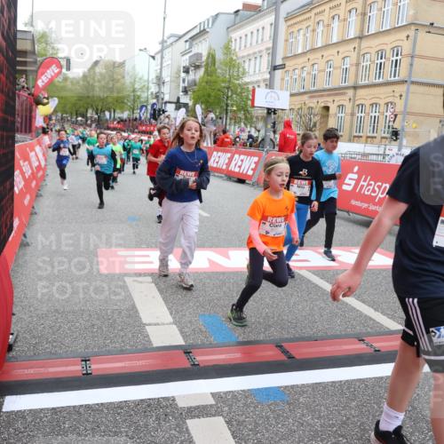 25.04.2026 - Das Zehntel Strokosch-Dieckow http://msf.ph/oto/9623404 25.04.2026 10:54:56 Ziel 5357, 5411, 5446, 5584, 5729, 5771, 5786, 5827, 6036, 6065, 6076, 6219, 6222, 6226, 6247, 6373, 6393, 6500, 6709, 6912, 7133, 7205, 7340, 7623, 7746, 7830, 8019, 8041, 8067 meine-sportfotos.de