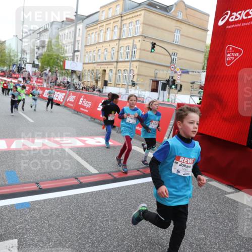 25.04.2026 - Das Zehntel Strokosch-Dieckow http://msf.ph/oto/9623583 25.04.2026 10:59:51 Ziel 5069, 5659, 5669, 5725, 5808, 5956, 6098, 6101, 6108, 6112, 6129, 6402, 6974, 6978, 7276, 7278, 7339, 7357, 7407, 7551, 7975, 7983 meine-sportfotos.de