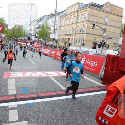 25.04.2026 - Das Zehntel Strokosch-Dieckow http://msf.ph/oto/9623629 25.04.2026 10:59:51 Ziel 5069, 5659, 5669, 5725, 5808, 5956, 6098, 6101, 6108, 6112, 6129, 6402, 6974, 6978, 7276, 7278, 7339, 7357, 7407, 7551, 7975, 7983 meine-sportfotos.de
