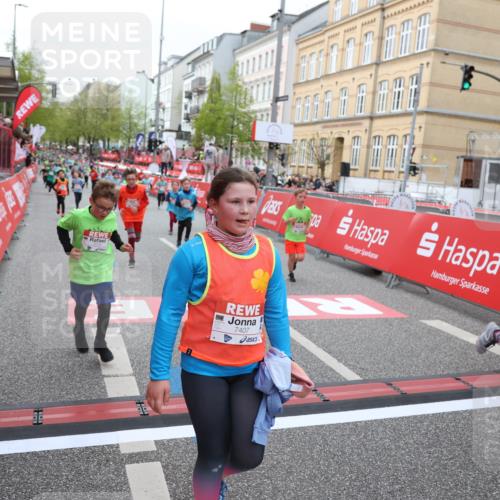 25.04.2026 - Das Zehntel Strokosch-Dieckow http://msf.ph/oto/9623806 25.04.2026 10:59:48 Ziel 5022, 5069, 5311, 5669, 5808, 5956, 6098, 6101, 6108, 6112, 6129, 6369, 6467, 6588, 7276, 7278, 7339, 7407, 7467, 7597, 7598, 7634, 7636, 7666, 7975, 7983 meine-sportfotos.de