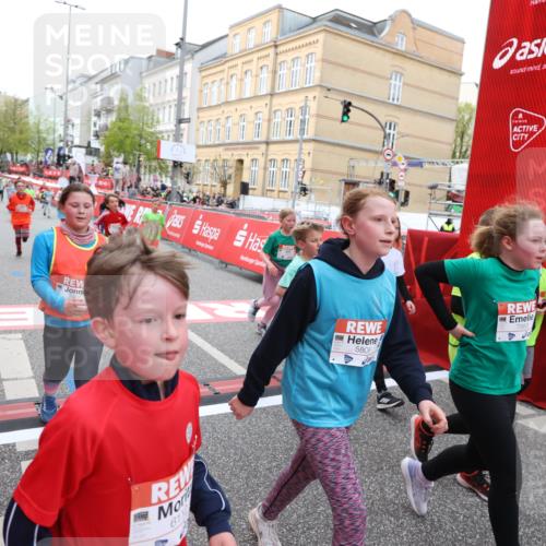 25.04.2026 - Das Zehntel Strokosch-Dieckow http://msf.ph/oto/9623835 25.04.2026 10:59:47 Ziel 5022, 5069, 5311, 5316, 5323, 5668, 5808, 5933, 5956, 6098, 6101, 6108, 6112, 6129, 6369, 6467, 6588, 7276, 7278, 7339, 7407, 7467, 7597, 7598, 7634, 7636, 7666, 7975, 7983 meine-sportfotos.de