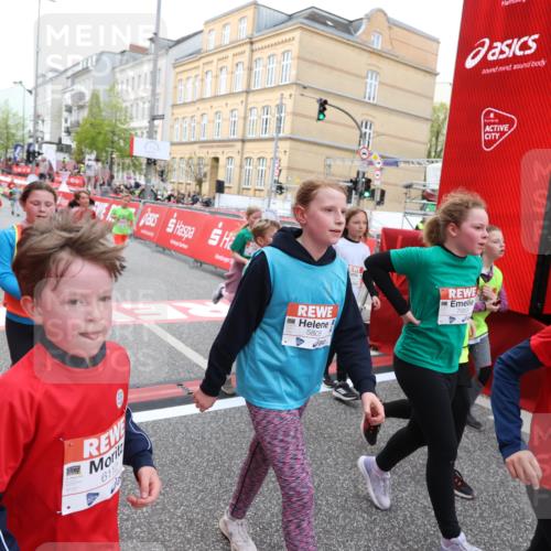 25.04.2026 - Das Zehntel Strokosch-Dieckow http://msf.ph/oto/9623843 25.04.2026 10:59:47 Ziel 5022, 5069, 5311, 5316, 5323, 5668, 5808, 5933, 5956, 6098, 6101, 6108, 6112, 6129, 6369, 6467, 6588, 7276, 7278, 7339, 7407, 7467, 7597, 7598, 7634, 7636, 7666, 7975, 7983 meine-sportfotos.de