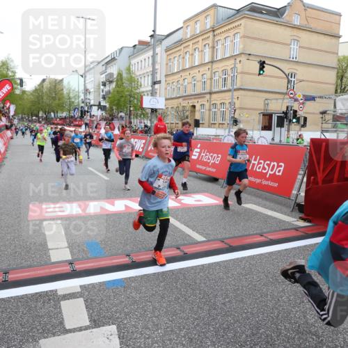 25.04.2026 - Das Zehntel Strokosch-Dieckow http://msf.ph/oto/9623845 25.04.2026 10:54:49 Ziel 5234, 5411, 5713, 5906, 6364, 6623, 7253, 7340, 7830, 7940 meine-sportfotos.de