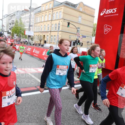 25.04.2026 - Das Zehntel Strokosch-Dieckow http://msf.ph/oto/9623856 25.04.2026 10:59:47 Ziel 5022, 5069, 5311, 5316, 5323, 5668, 5808, 5933, 5956, 6098, 6101, 6108, 6112, 6129, 6369, 6467, 6588, 7276, 7278, 7339, 7407, 7467, 7597, 7598, 7634, 7636, 7666, 7975, 7983 meine-sportfotos.de