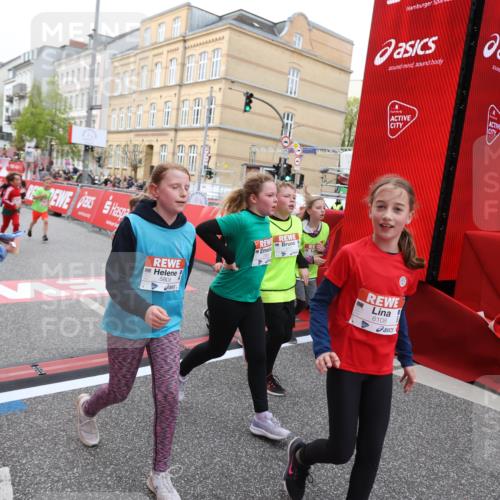 25.04.2026 - Das Zehntel Strokosch-Dieckow http://msf.ph/oto/9623879 25.04.2026 10:59:47 Ziel 5022, 5069, 5311, 5316, 5323, 5668, 5808, 5933, 5956, 6098, 6101, 6108, 6112, 6129, 6369, 6467, 6588, 7276, 7278, 7339, 7407, 7467, 7597, 7598, 7634, 7636, 7666, 7975, 7983 meine-sportfotos.de