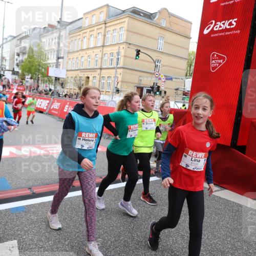25.04.2026 - Das Zehntel Strokosch-Dieckow http://msf.ph/oto/9623888 25.04.2026 10:59:47 Ziel 5022, 5069, 5311, 5316, 5323, 5668, 5808, 5933, 5956, 6098, 6101, 6108, 6112, 6129, 6369, 6467, 6588, 7276, 7278, 7339, 7407, 7467, 7597, 7598, 7634, 7636, 7666, 7975, 7983 meine-sportfotos.de