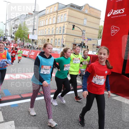 25.04.2026 - Das Zehntel Strokosch-Dieckow http://msf.ph/oto/9623900 25.04.2026 10:59:47 Ziel 5022, 5069, 5311, 5316, 5323, 5668, 5808, 5933, 5956, 6098, 6101, 6108, 6112, 6129, 6369, 6467, 6588, 7276, 7278, 7339, 7407, 7467, 7597, 7598, 7634, 7636, 7666, 7975, 7983 meine-sportfotos.de