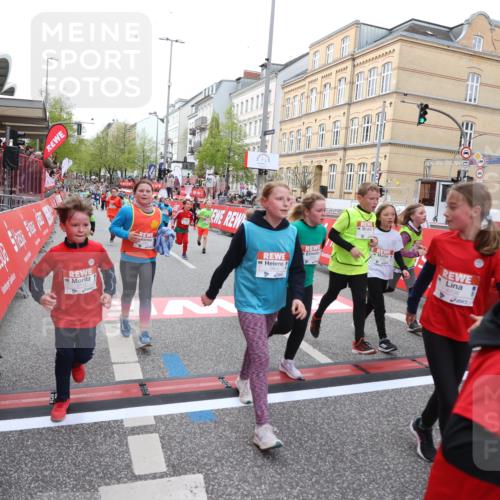 25.04.2026 - Das Zehntel Strokosch-Dieckow http://msf.ph/oto/9623918 25.04.2026 10:59:46 Ziel 5022, 5069, 5311, 5316, 5323, 5347, 5668, 5808, 5933, 5956, 6098, 6101, 6108, 6112, 6129, 6369, 6467, 6588, 6746, 6759, 7080, 7278, 7407, 7467, 7597, 7598, 7634, 7636, 7666, 7866, 7975, 7983 meine-sportfotos.de