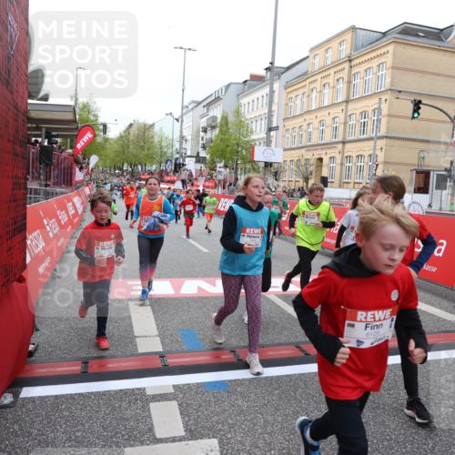 25.04.2026 - Das Zehntel Strokosch-Dieckow http://msf.ph/oto/9623942 25.04.2026 10:59:46 Ziel 5022, 5069, 5311, 5316, 5323, 5347, 5668, 5808, 5933, 5956, 6098, 6101, 6108, 6112, 6129, 6369, 6467, 6588, 6746, 6759, 7080, 7278, 7407, 7467, 7597, 7598, 7634, 7636, 7666, 7866, 7975, 7983 meine-sportfotos.de