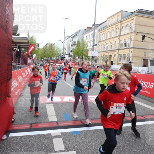 25.04.2026 - Das Zehntel Strokosch-Dieckow http://msf.ph/oto/9623964 25.04.2026 10:59:46 Ziel 5022, 5069, 5311, 5316, 5323, 5347, 5668, 5808, 5933, 5956, 6098, 6101, 6108, 6112, 6129, 6369, 6467, 6588, 6746, 6759, 7080, 7278, 7407, 7467, 7597, 7598, 7634, 7636, 7666, 7866, 7975, 7983 meine-sportfotos.de