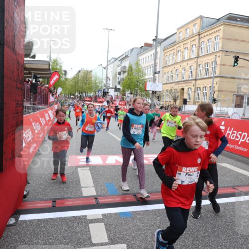 25.04.2026 - Das Zehntel Strokosch-Dieckow http://msf.ph/oto/9623975 25.04.2026 10:59:46 Ziel 5022, 5069, 5311, 5316, 5323, 5347, 5668, 5808, 5933, 5956, 6098, 6101, 6108, 6112, 6129, 6369, 6467, 6588, 6746, 6759, 7080, 7278, 7407, 7467, 7597, 7598, 7634, 7636, 7666, 7866, 7975, 7983 meine-sportfotos.de