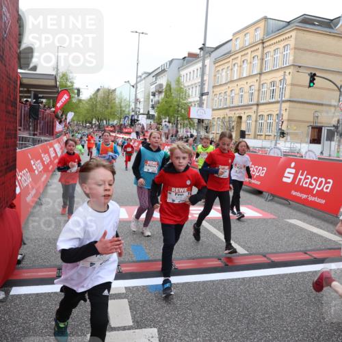 25.04.2026 - Das Zehntel Strokosch-Dieckow http://msf.ph/oto/9623993 25.04.2026 10:59:45 Ziel 5022, 5069, 5311, 5316, 5323, 5347, 5668, 5808, 5933, 5956, 6098, 6101, 6108, 6112, 6129, 6369, 6467, 6588, 6746, 6759, 7080, 7232, 7407, 7467, 7597, 7598, 7634, 7636, 7666, 7866, 7975, 7983 meine-sportfotos.de
