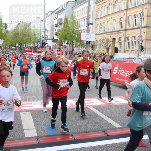25.04.2026 - Das Zehntel Strokosch-Dieckow http://msf.ph/oto/9624022 25.04.2026 10:59:45 Ziel 5022, 5069, 5311, 5316, 5323, 5347, 5668, 5808, 5933, 5956, 6098, 6101, 6108, 6112, 6129, 6369, 6467, 6588, 6746, 6759, 7080, 7232, 7407, 7467, 7597, 7598, 7634, 7636, 7666, 7866, 7975, 7983 meine-sportfotos.de