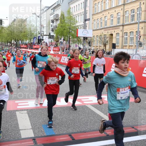 25.04.2026 - Das Zehntel Strokosch-Dieckow http://msf.ph/oto/9624031 25.04.2026 10:59:45 Ziel 5022, 5069, 5311, 5316, 5323, 5347, 5668, 5808, 5933, 5956, 6098, 6101, 6108, 6112, 6129, 6369, 6467, 6588, 6746, 6759, 7080, 7232, 7407, 7467, 7597, 7598, 7634, 7636, 7666, 7866, 7975, 7983 meine-sportfotos.de