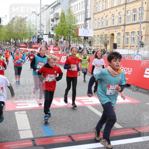 25.04.2026 - Das Zehntel Strokosch-Dieckow http://msf.ph/oto/9624054 25.04.2026 10:59:45 Ziel 5022, 5069, 5311, 5316, 5323, 5347, 5668, 5808, 5933, 5956, 6098, 6101, 6108, 6112, 6129, 6369, 6467, 6588, 6746, 6759, 7080, 7232, 7407, 7467, 7597, 7598, 7634, 7636, 7666, 7866, 7975, 7983 meine-sportfotos.de