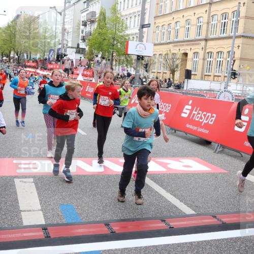 25.04.2026 - Das Zehntel Strokosch-Dieckow http://msf.ph/oto/9624109 25.04.2026 10:59:44 Ziel 5015, 5022, 5069, 5311, 5316, 5323, 5347, 5668, 5808, 5933, 6098, 6101, 6108, 6112, 6129, 6369, 6467, 6588, 6746, 6759, 7080, 7232, 7407, 7467, 7597, 7598, 7634, 7636, 7666, 7866, 7983 meine-sportfotos.de