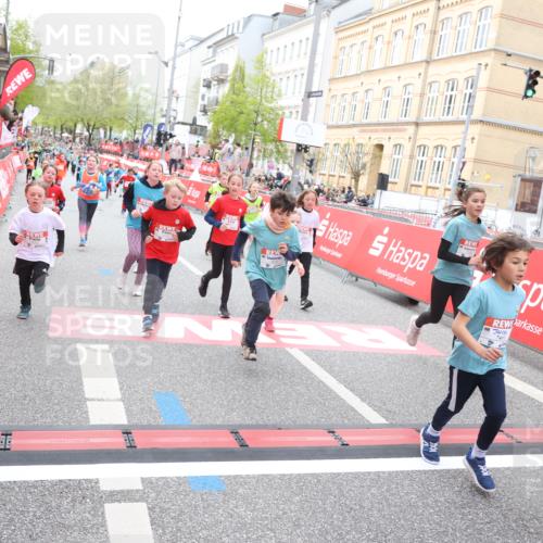 25.04.2026 - Das Zehntel Strokosch-Dieckow http://msf.ph/oto/9624132 25.04.2026 10:59:44 Ziel 5015, 5022, 5069, 5311, 5316, 5323, 5347, 5668, 5808, 5933, 6098, 6101, 6108, 6112, 6129, 6369, 6467, 6588, 6746, 6759, 7080, 7232, 7407, 7467, 7597, 7598, 7634, 7636, 7666, 7866, 7983 meine-sportfotos.de