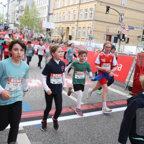 25.04.2026 - Das Zehntel Strokosch-Dieckow http://msf.ph/oto/9624219 25.04.2026 10:59:43 Ziel 5015, 5022, 5311, 5316, 5323, 5347, 5629, 5668, 5808, 5933, 6108, 6129, 6369, 6467, 6588, 6746, 6759, 7055, 7080, 7232, 7467, 7597, 7598, 7634, 7636, 7666, 7866 meine-sportfotos.de