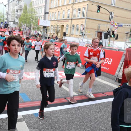 25.04.2026 - Das Zehntel Strokosch-Dieckow http://msf.ph/oto/9624231 25.04.2026 10:59:43 Ziel 5015, 5022, 5311, 5316, 5323, 5347, 5629, 5668, 5808, 5933, 6108, 6129, 6369, 6467, 6588, 6746, 6759, 7055, 7080, 7232, 7467, 7597, 7598, 7634, 7636, 7666, 7866 meine-sportfotos.de