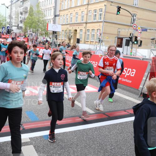 25.04.2026 - Das Zehntel Strokosch-Dieckow http://msf.ph/oto/9624242 25.04.2026 10:59:43 Ziel 5015, 5022, 5311, 5316, 5323, 5347, 5629, 5668, 5808, 5933, 6108, 6129, 6369, 6467, 6588, 6746, 6759, 7055, 7080, 7232, 7467, 7597, 7598, 7634, 7636, 7666, 7866 meine-sportfotos.de