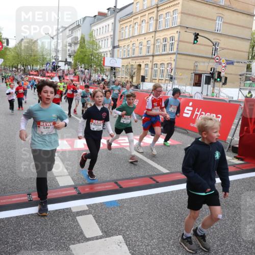 25.04.2026 - Das Zehntel Strokosch-Dieckow http://msf.ph/oto/9624263 25.04.2026 10:59:42 Ziel 5015, 5022, 5311, 5316, 5323, 5347, 5629, 5668, 5676, 5933, 6105, 6114, 6308, 6369, 6467, 6588, 6746, 6759, 7055, 7080, 7232, 7467, 7597, 7598, 7634, 7636, 7666, 7866 meine-sportfotos.de