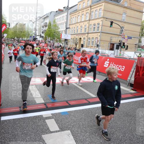 25.04.2026 - Das Zehntel Strokosch-Dieckow http://msf.ph/oto/9624290 25.04.2026 10:59:42 Ziel 5015, 5022, 5311, 5316, 5323, 5347, 5629, 5668, 5676, 5933, 6105, 6114, 6308, 6369, 6467, 6588, 6746, 6759, 7055, 7080, 7232, 7467, 7597, 7598, 7634, 7636, 7666, 7866 meine-sportfotos.de