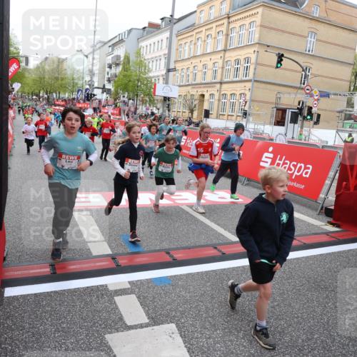 25.04.2026 - Das Zehntel Strokosch-Dieckow http://msf.ph/oto/9624300 25.04.2026 10:59:42 Ziel 5015, 5022, 5311, 5316, 5323, 5347, 5629, 5668, 5676, 5933, 6105, 6114, 6308, 6369, 6467, 6588, 6746, 6759, 7055, 7080, 7232, 7467, 7597, 7598, 7634, 7636, 7666, 7866 meine-sportfotos.de
