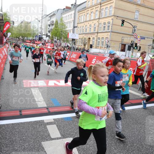 25.04.2026 - Das Zehntel Strokosch-Dieckow http://msf.ph/oto/9624382 25.04.2026 10:59:41 Ziel 5015, 5311, 5316, 5323, 5347, 5629, 5668, 5676, 5824, 5933, 6105, 6114, 6304, 6308, 6369, 6467, 6746, 6759, 7055, 7080, 7232, 7297, 7467, 7597, 7636, 7666, 7866, 10162 meine-sportfotos.de