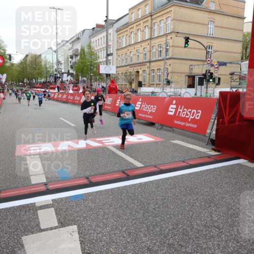 25.04.2026 - Das Zehntel Strokosch-Dieckow http://msf.ph/oto/9624400 25.04.2026 10:54:42 Ziel 5030, 5173, 5424, 5558, 5564, 5683, 5795, 6060, 6106, 6213, 7191, 7194, 7233, 7253, 7387, 7697 meine-sportfotos.de